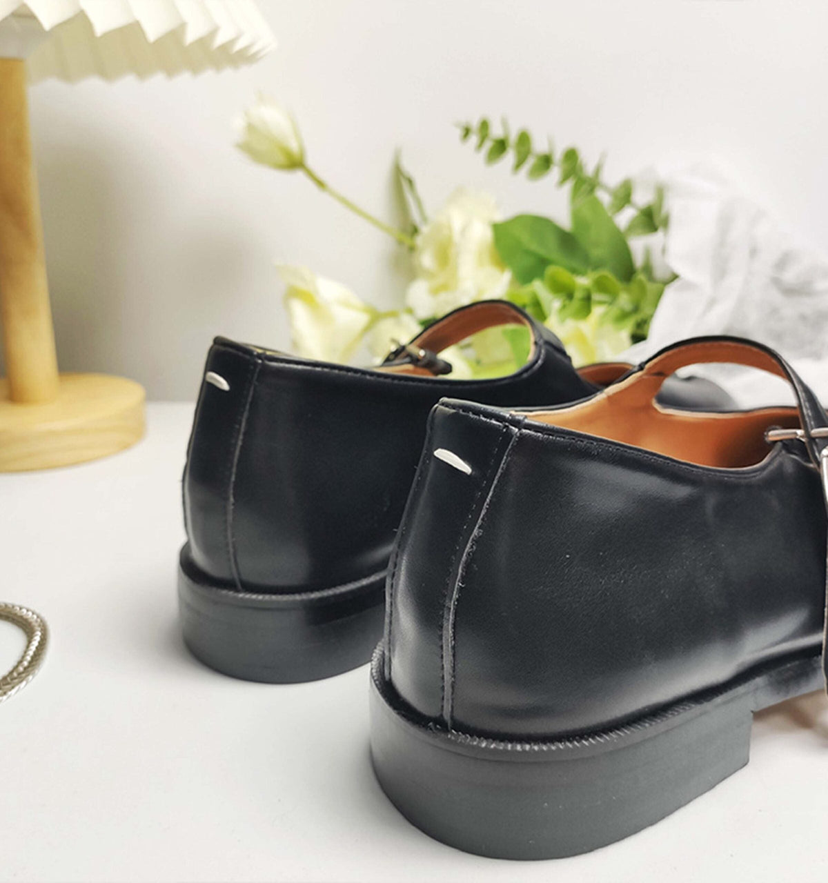 LuxeBrand - Ballerines Mary Jane Tabi Cuir Végan Raffiné