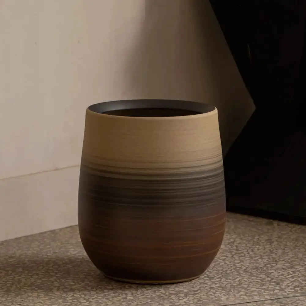 Grand pot de fleur intérieur design