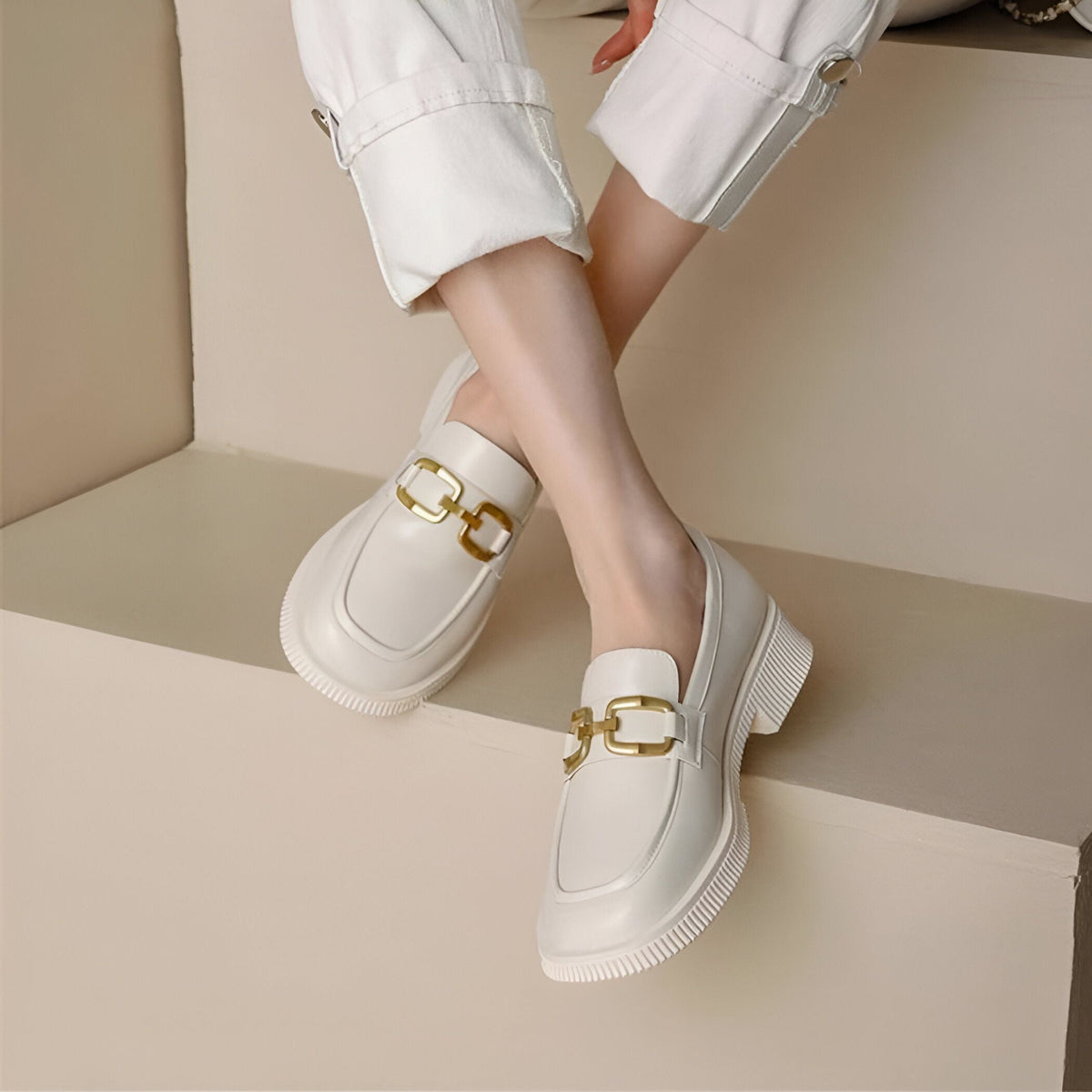 LuxeMoc Mocassins Cuir Végan Boucle Métal Noir Beige