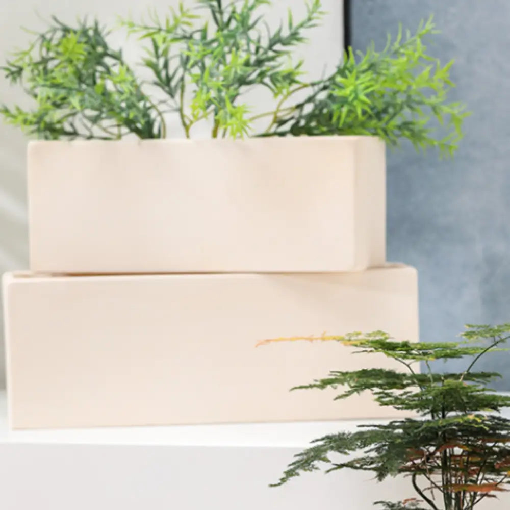 Petit pot de fleur rectangulaire