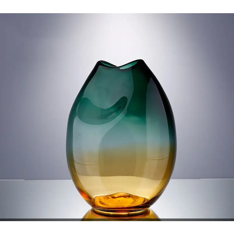 Vase en verre soufflé
