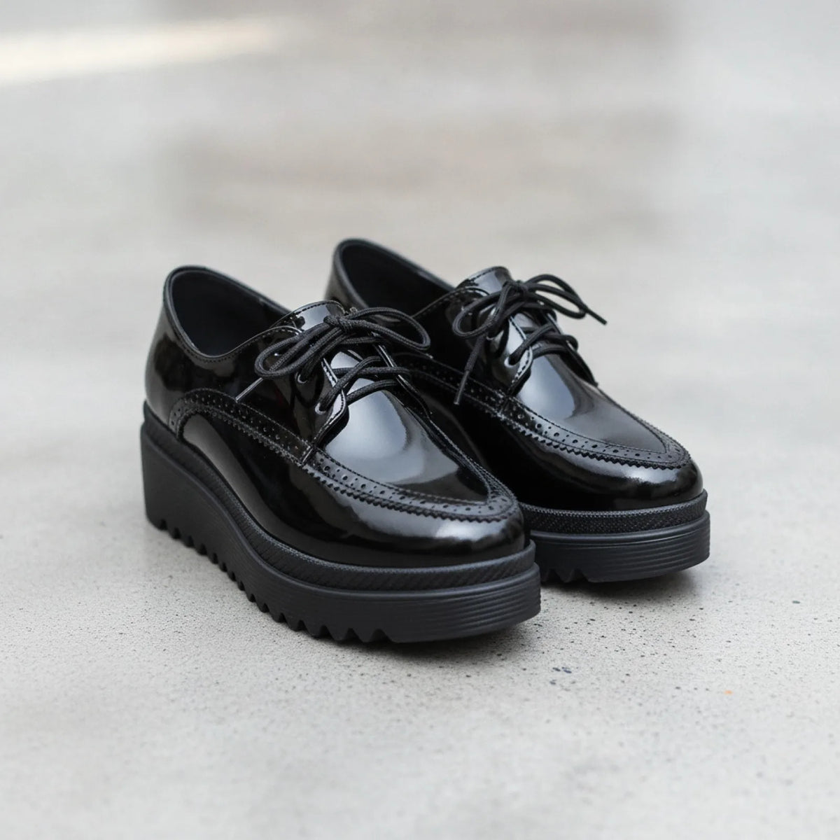 NovaMode Mocassins Femme Noirs Lacets Talons Compensés
