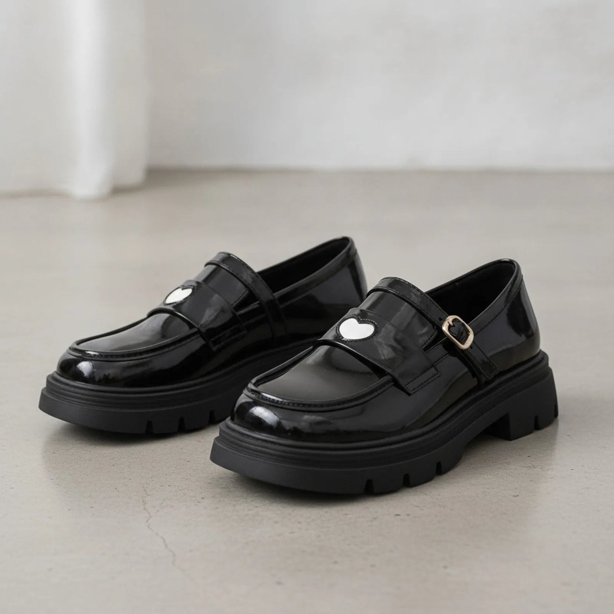 Élite Mocassins Femme Verni Noir Cœur Semelle Épaisse