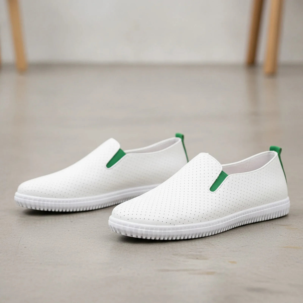 NovaFoot Mocassins Blancs Cuir Végan Perforé Souple