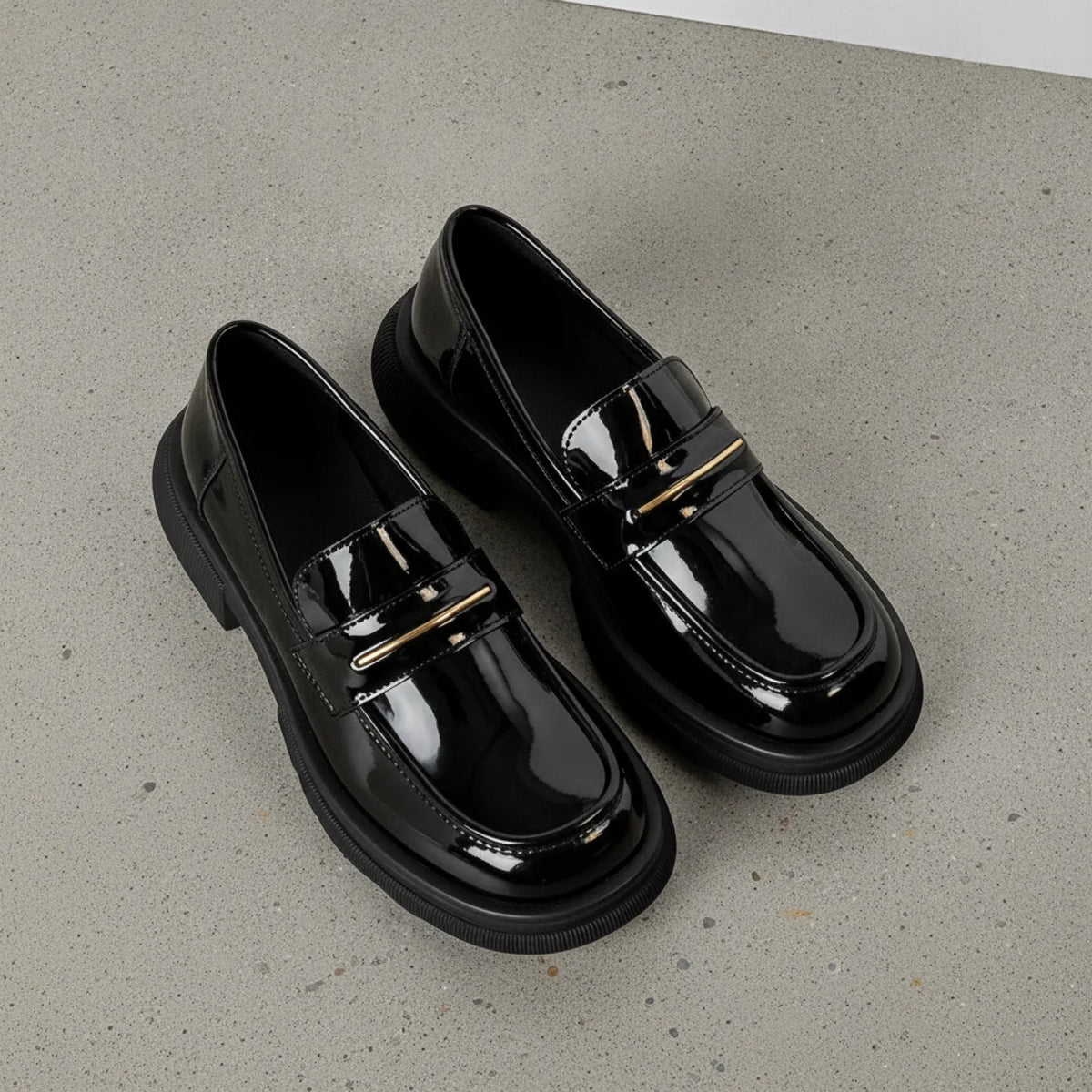 Vivo Mocassins Femme Noirs Vernis Synthétique Élégants