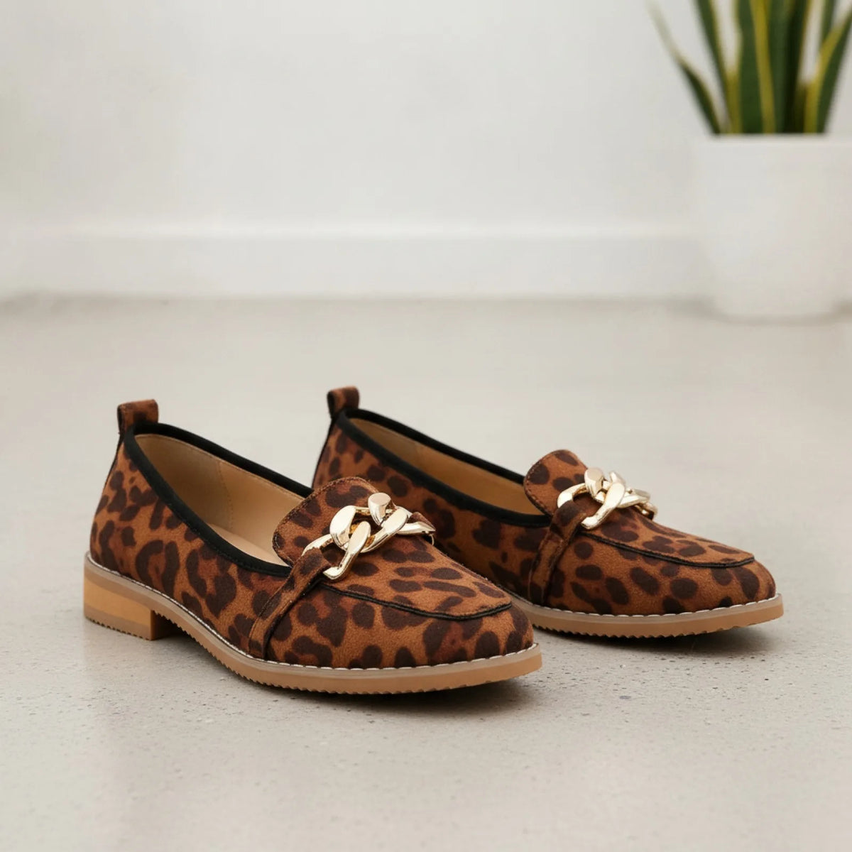 Mocassins Léopard Femme Chaînes Dorées Petit Talon Luxe