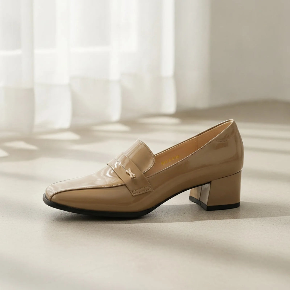 Nova Mocassins à Talons Bloc Élégants Simili Cuir Verni