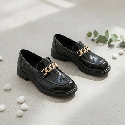 Mocassins Vernis Noir Chaîne Petit Talon - ÉléganceX