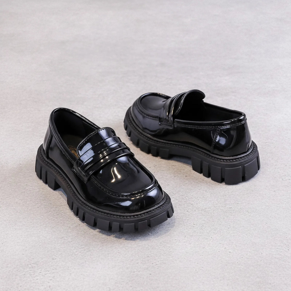 GlamKids Mocassins vernis noir garçon robustes