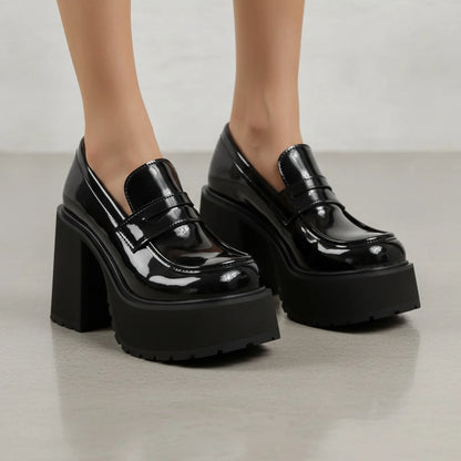 Nova Mocassins noirs à talon épais vernis femme