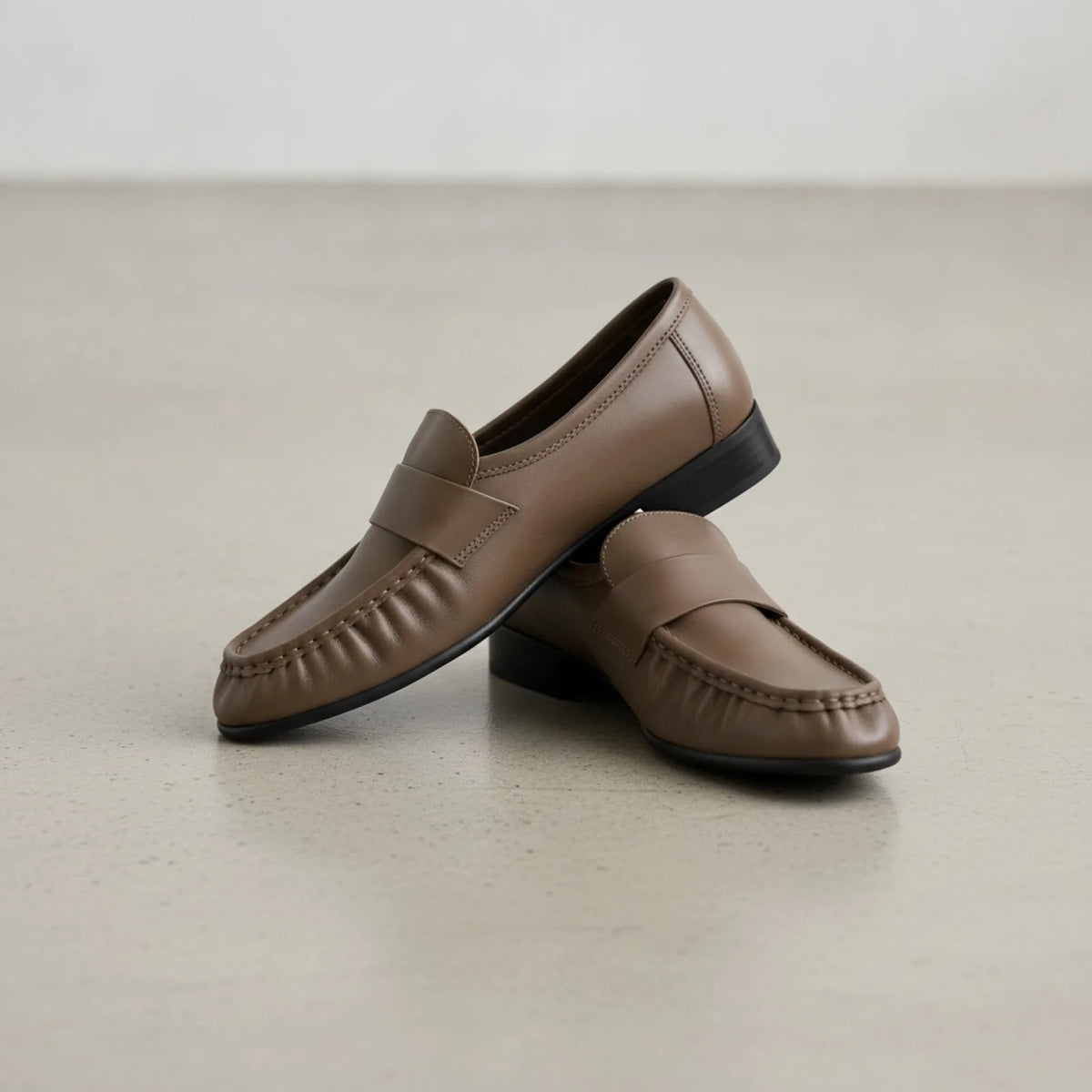 LuxeBrand Mocassins Rétro Cuir Souple Talon Carré
