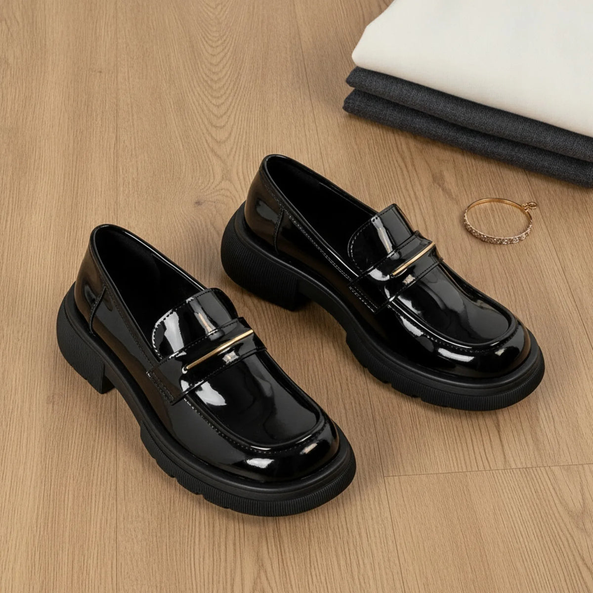 Vivo Mocassins Femme Noirs Vernis Synthétique Élégants