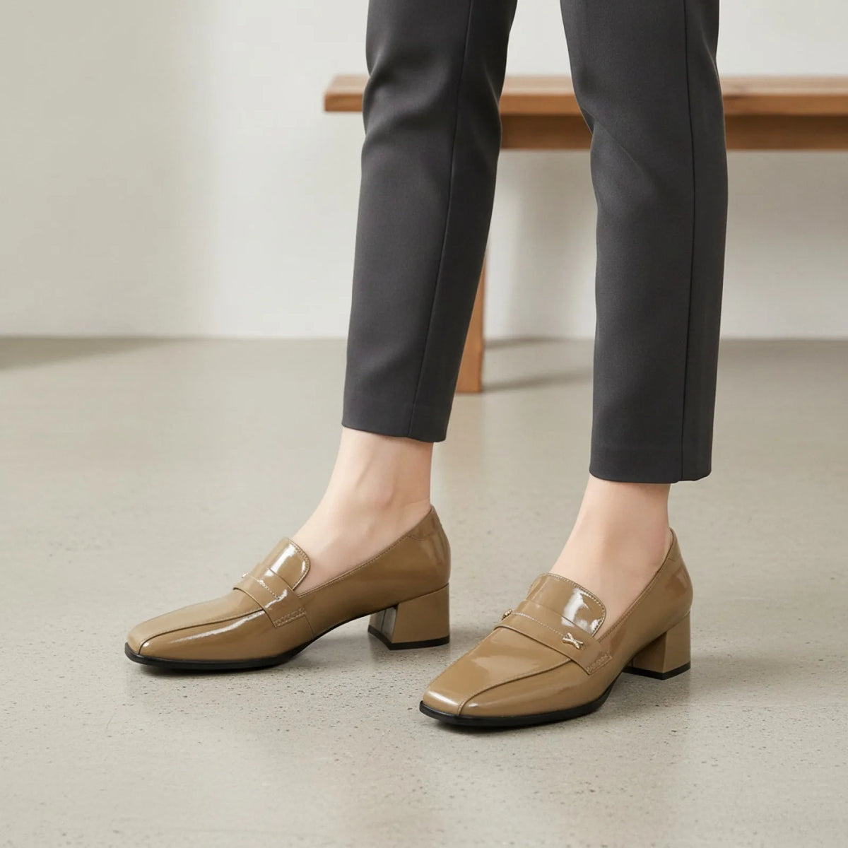 Nova Mocassins à Talons Bloc Élégants Simili Cuir Verni