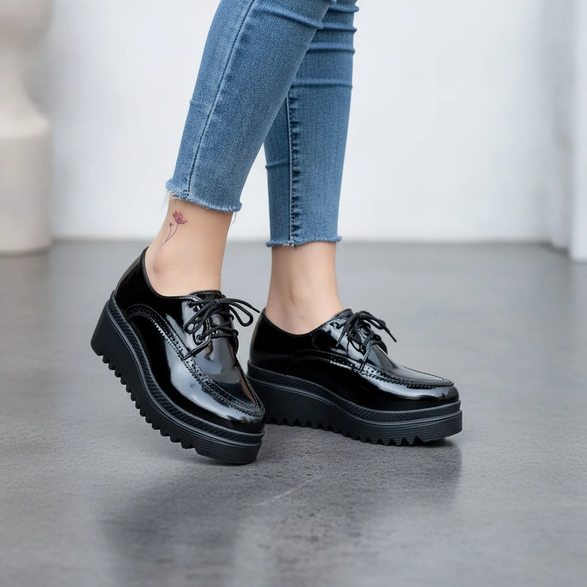NovaMode Mocassins Femme Noirs Lacets Talons Compensés