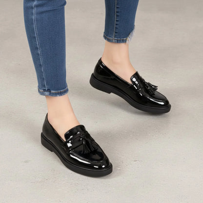 Mocassins Vernis Noirs à Glands - Élégance Femme