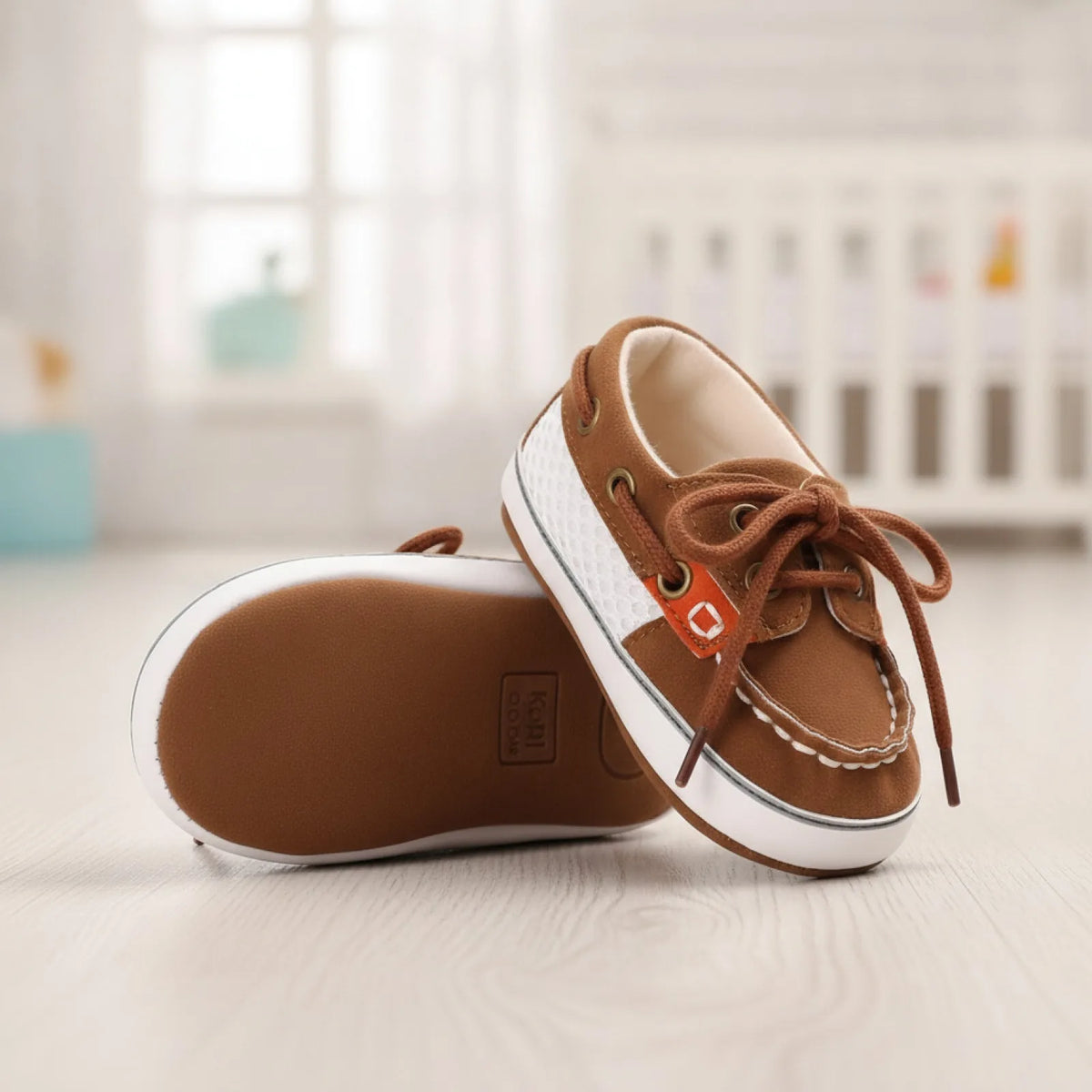 KidzLuxe Mocassins Bébé Bicolores Lacets Élégants