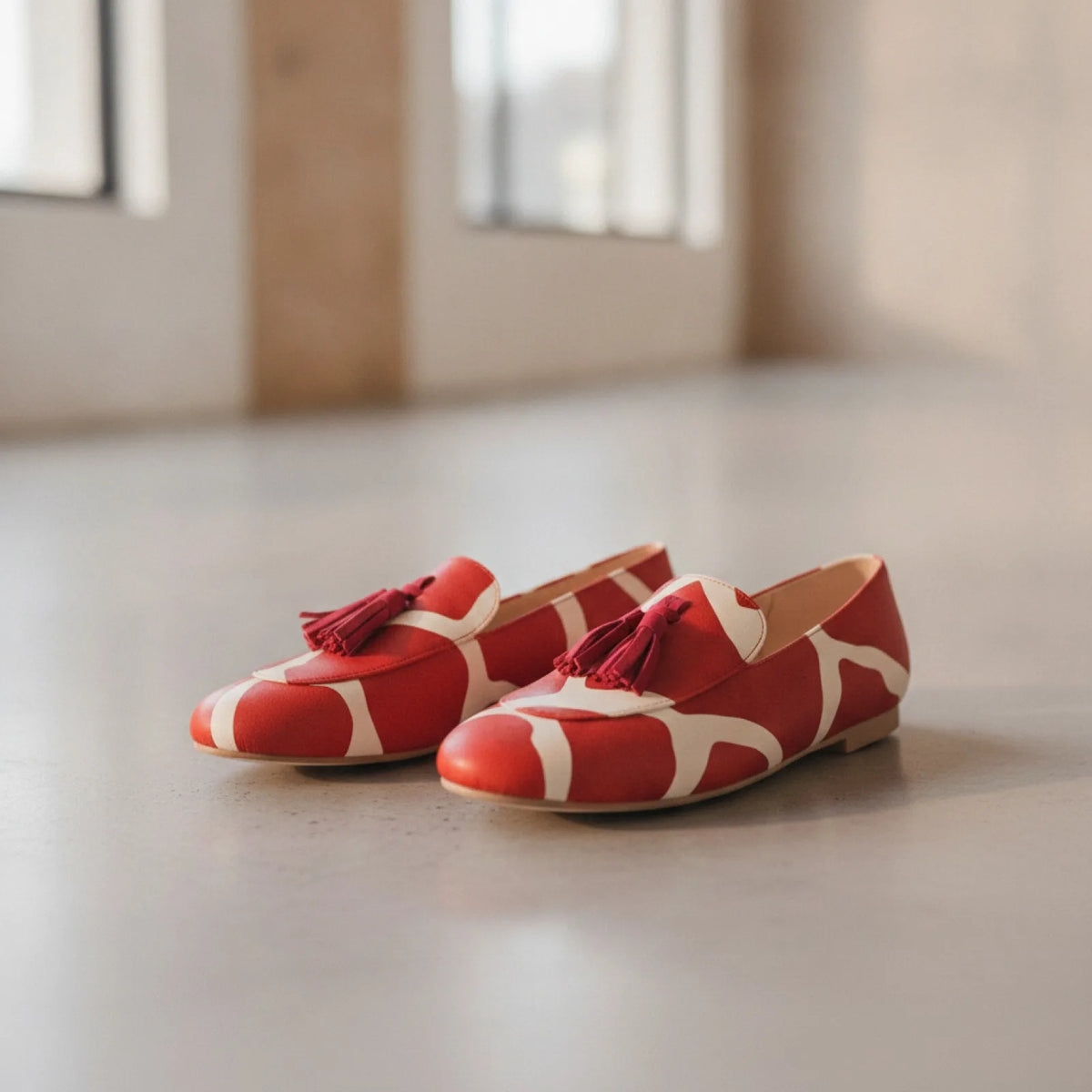 Nova Mocassins Femme Rouge Blanc Motifs Glands Raffinés