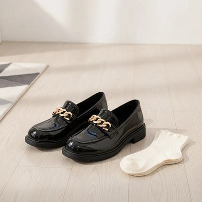 Mocassins Vernis Noir Chaîne Petit Talon - ÉléganceX