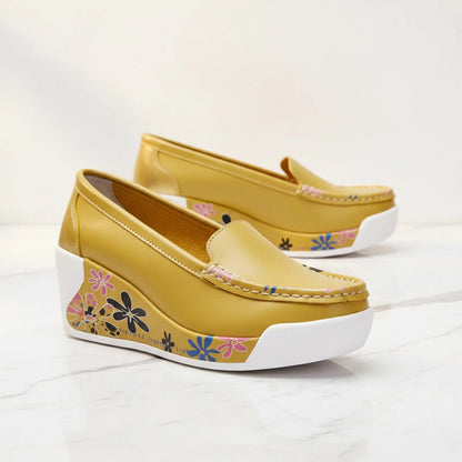 Mocassins Femme Compensés – Motifs Floraux Raffinés