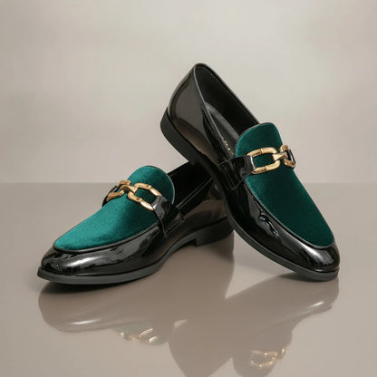 Luxe Mocassins: Noirs Vernis Velours Doré Élégants