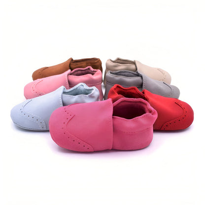 Étoile Chaussons bébé cuir souple avec détails perforés
