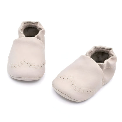 Étoile Chaussons bébé cuir souple avec détails perforés