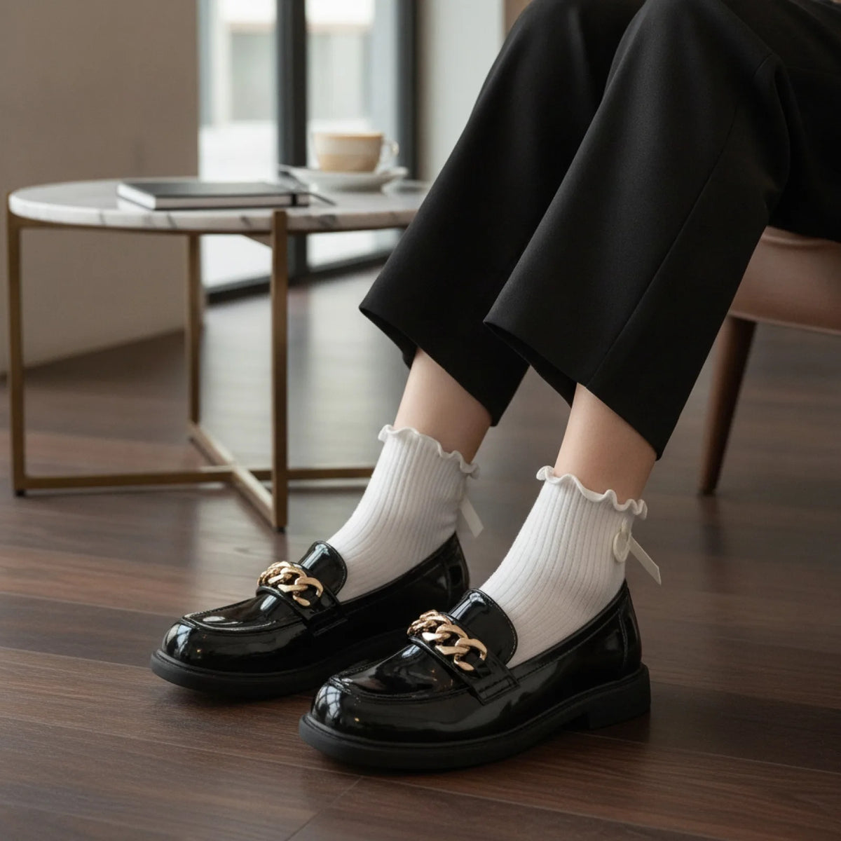 Mocassins Vernis Noir Chaîne Petit Talon - ÉléganceX