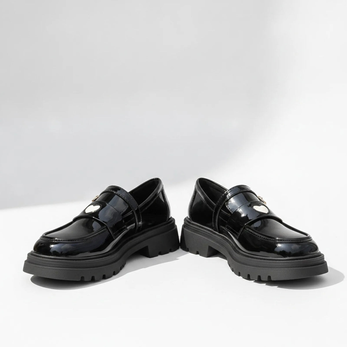 Élite Mocassins Femme Verni Noir Cœur Semelle Épaisse