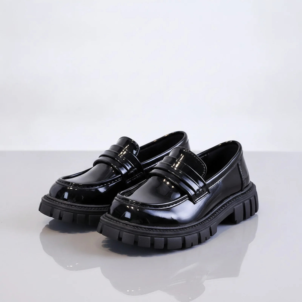 GlamKids Mocassins vernis noir garçon robustes
