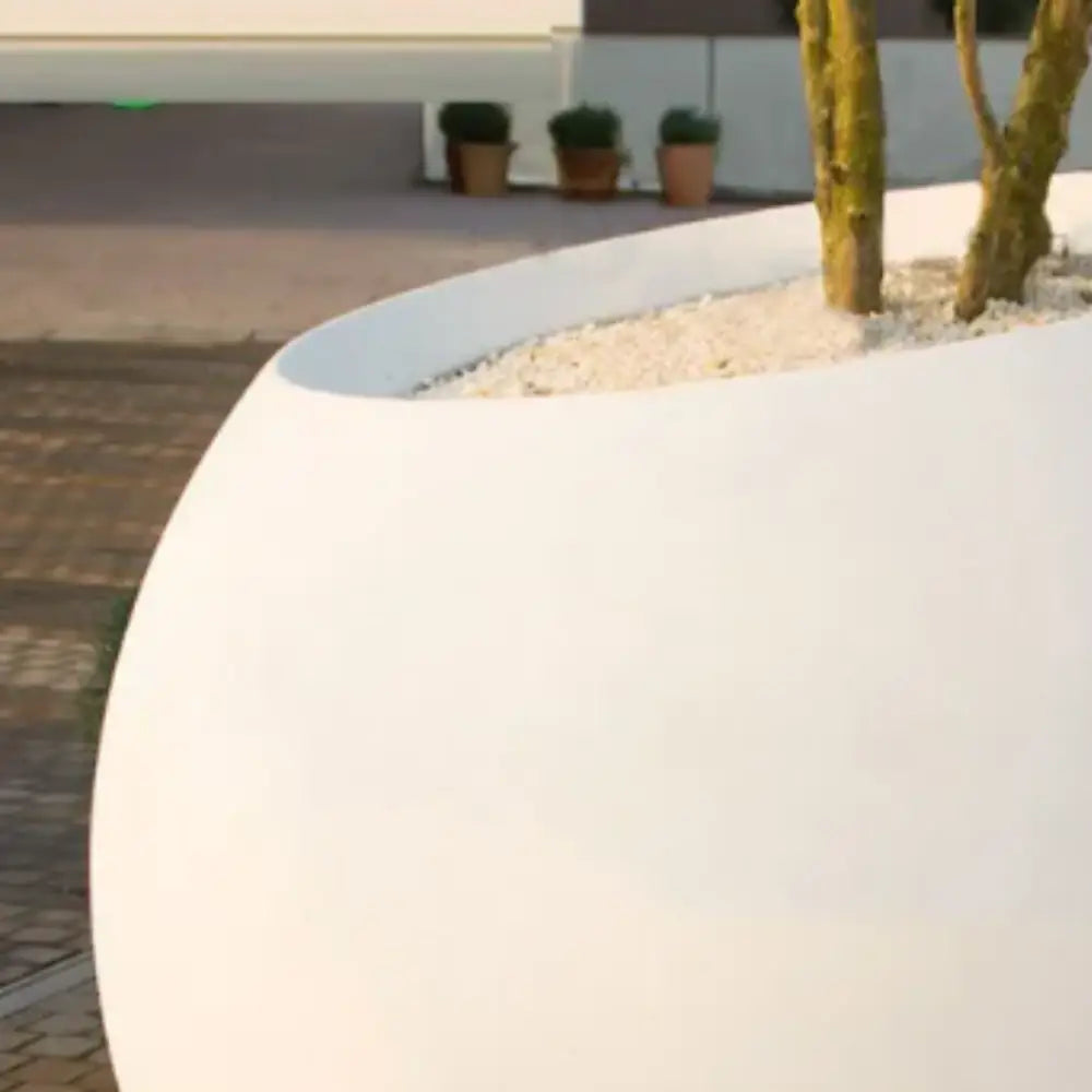 Grand pot de fleur béton