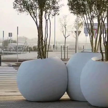 Grand pot de fleur béton