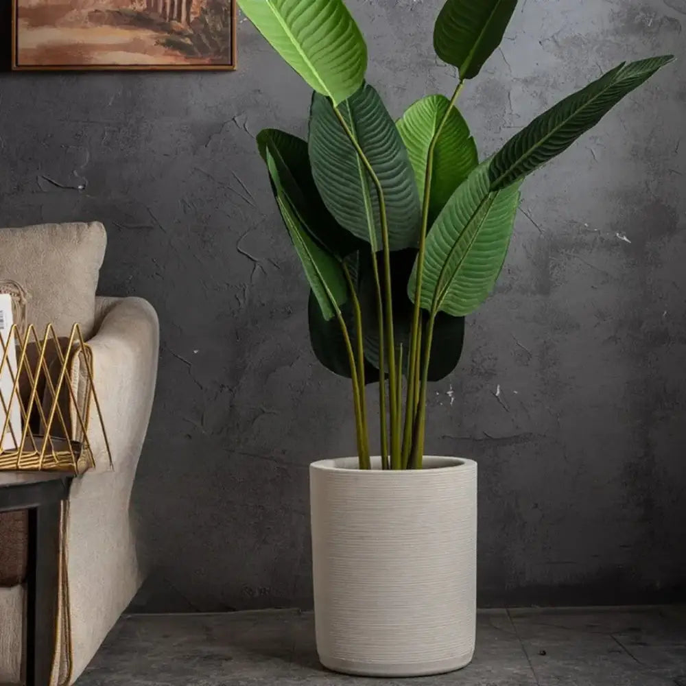 Grand pot de fleur blanc