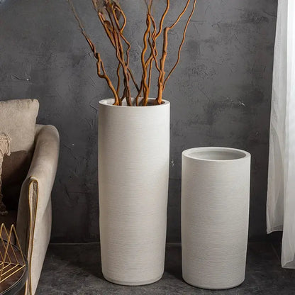 Grand pot de fleur blanc