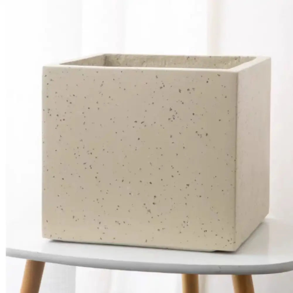 Grand pot de fleur carré