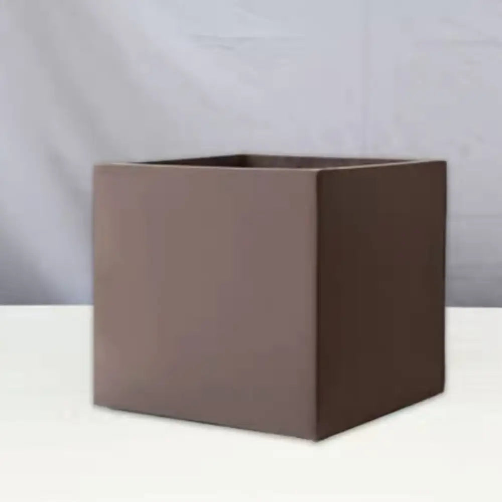 Grand pot de fleur carré