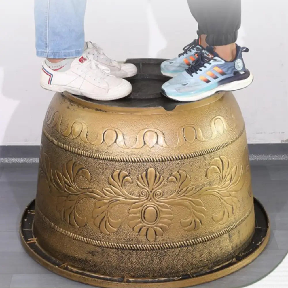 Grand pot de fleur doré