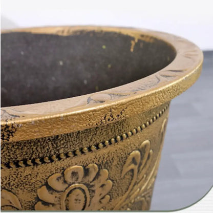 Grand pot de fleur doré