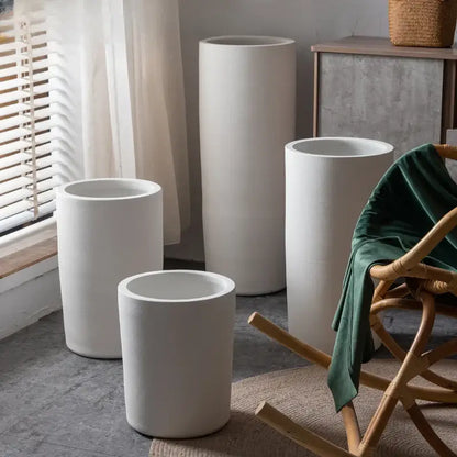 Grand pot de fleur intérieur blanc