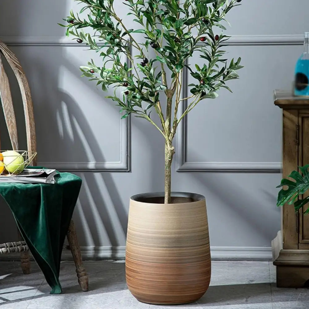 Grand pot de fleur intérieur design