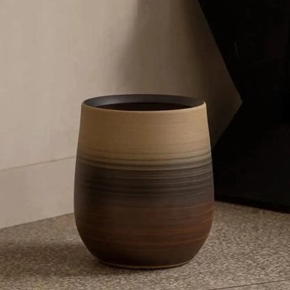 Grand pot de fleur intérieur design