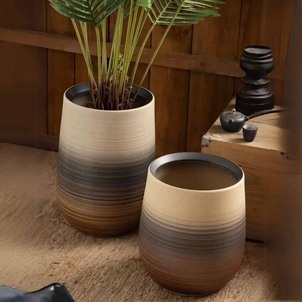 Grand pot de fleur intérieur design