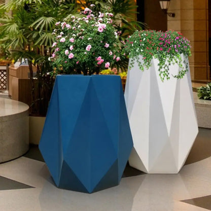 Grand pot de fleur moderne pour extérieur