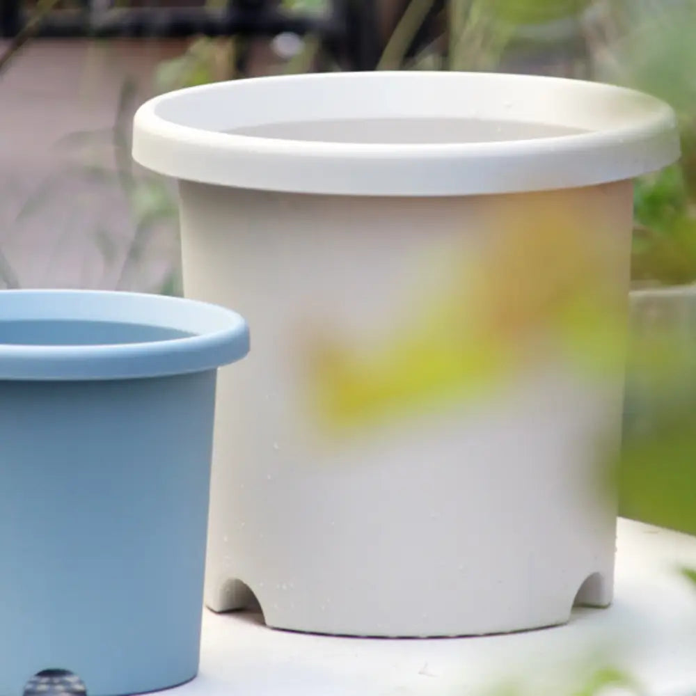 Grand pot de fleur plastique blanc