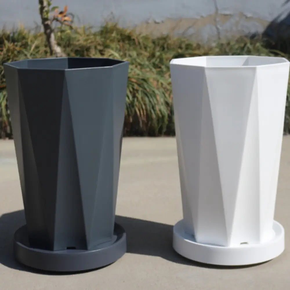 Grand pot de fleur sur roulette