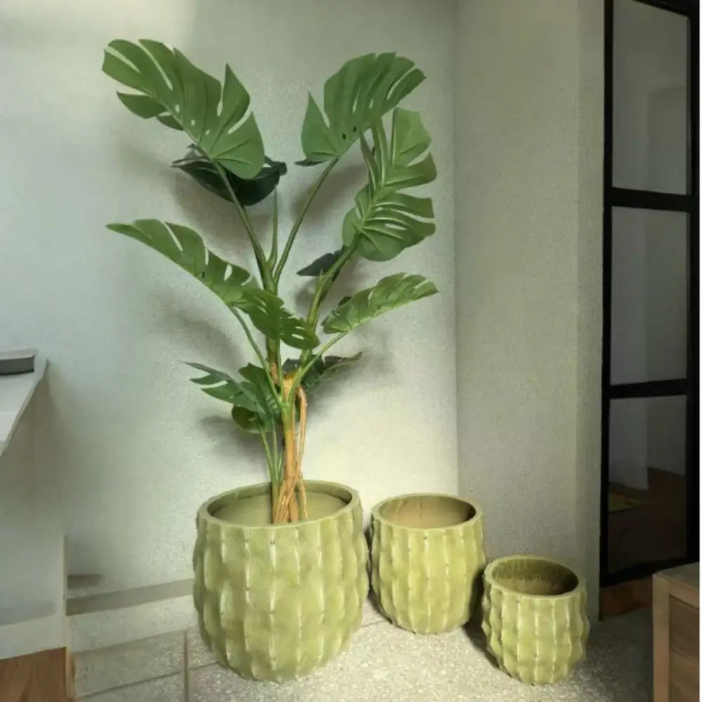 Grand pot de fleur vert