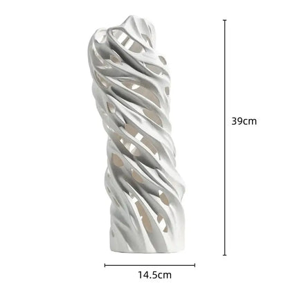 Grand vase avec fleurs séchées