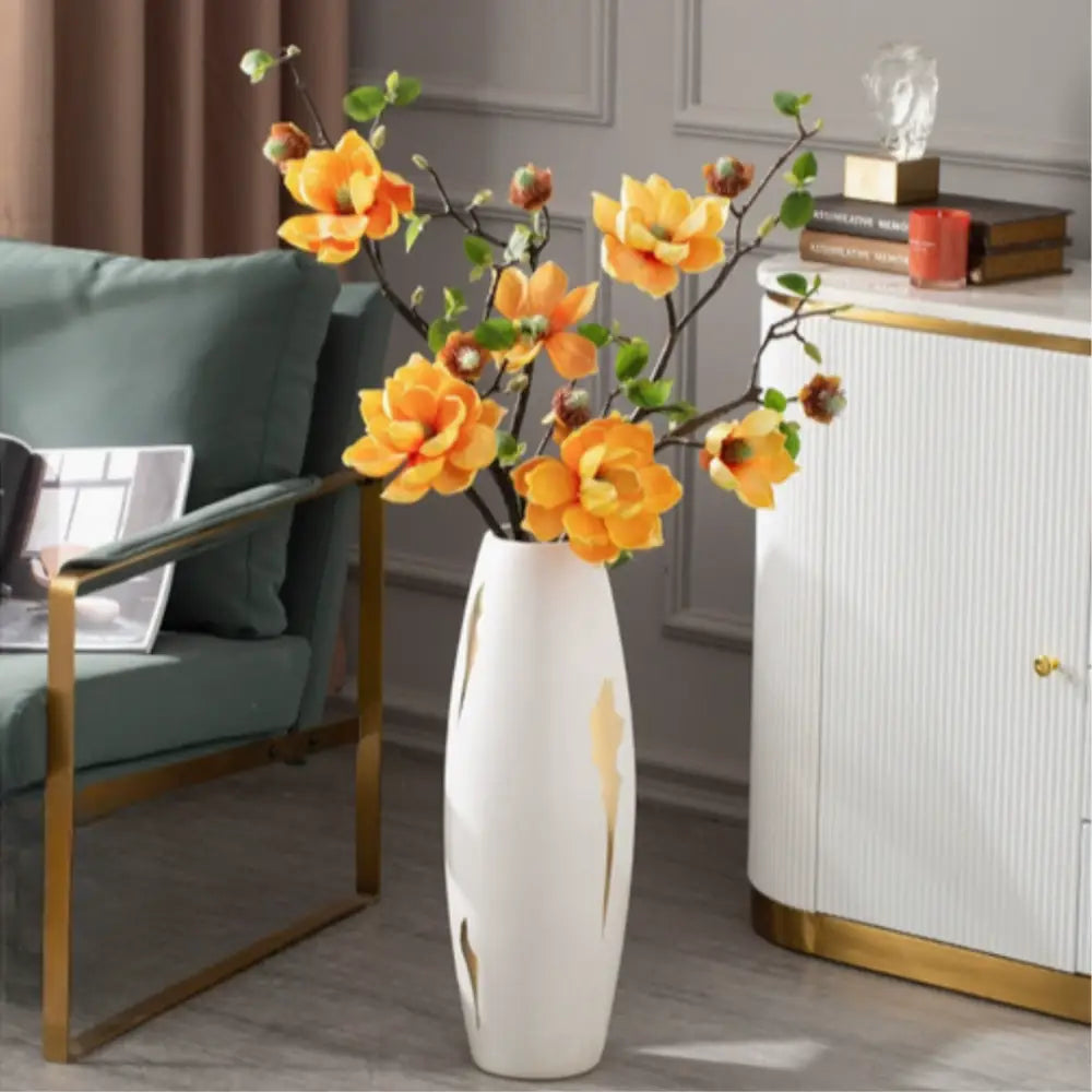 Grand vase blanc et doré