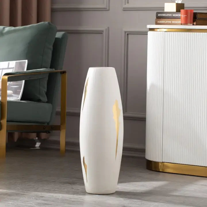 Grand vase blanc et doré
