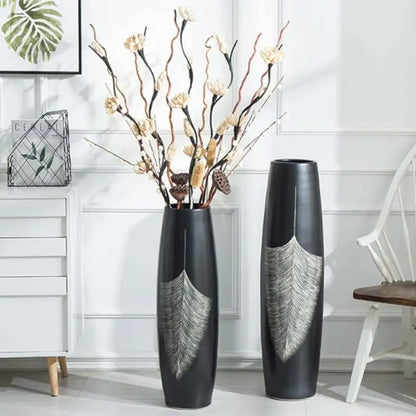 Grand vase noir à poser au sol