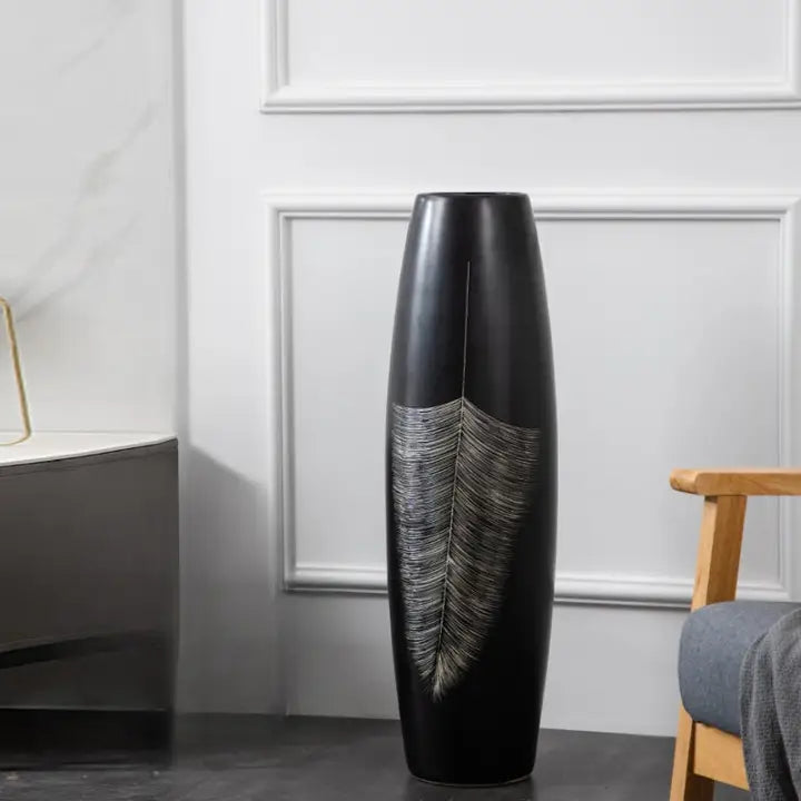 Grand vase noir à poser au sol